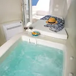 Holiday home White Cave House