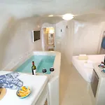 White Cave House * Ия