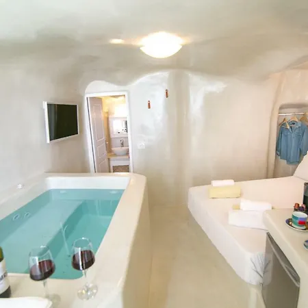 White Cave House Oia