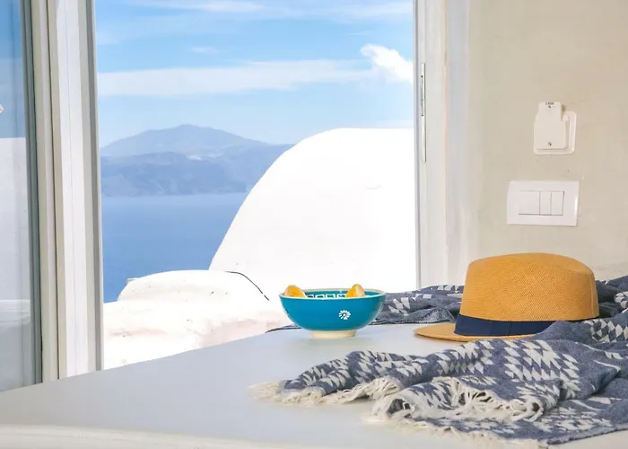 White Cave House Ия