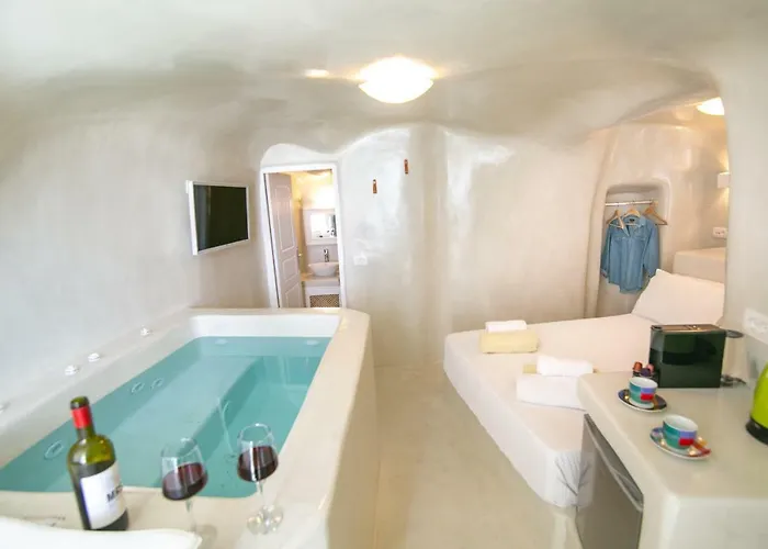 White Cave House イア